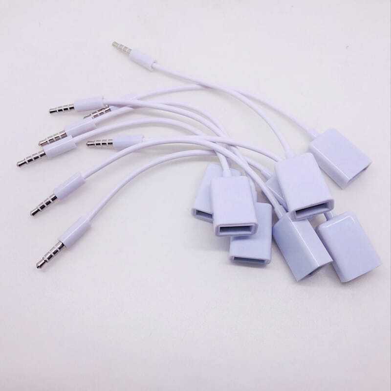محول USB إلى مقبس صوتي 3.5 ملم.